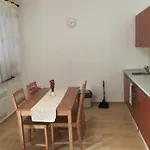 Lea V Patinciach Patince