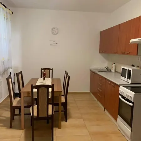 Lea V Patinciach Villa Patince