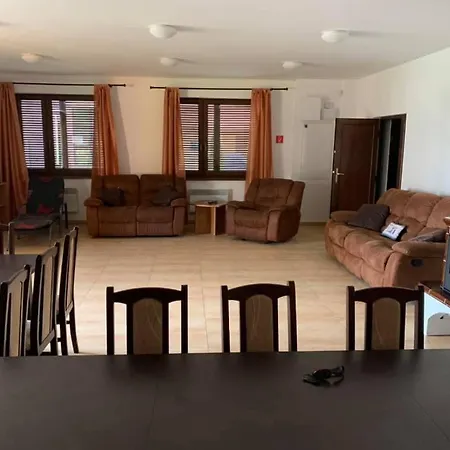 Willa Lea V Patinciach