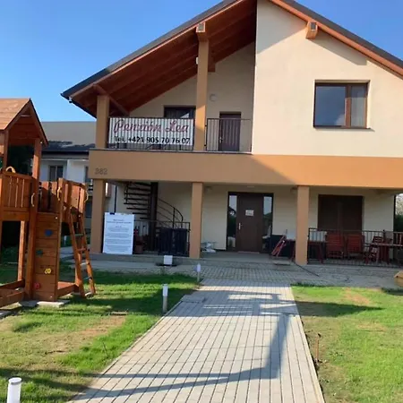 Villa Lea V Patinciach Patince