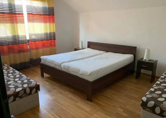 Lea V Patinciach Patince