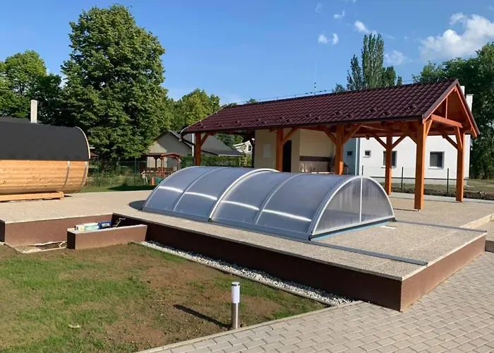 Lea V Patinciach וילה *